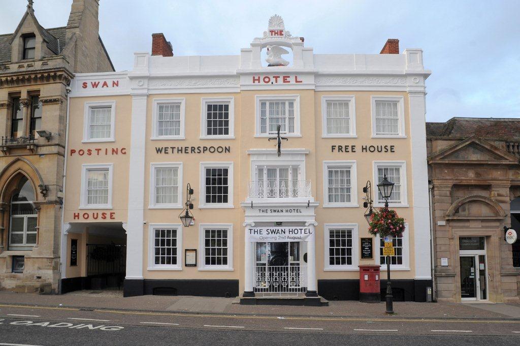 The Swan Hotel Wetherspoon Leighton Buzzard Zewnętrze zdjęcie